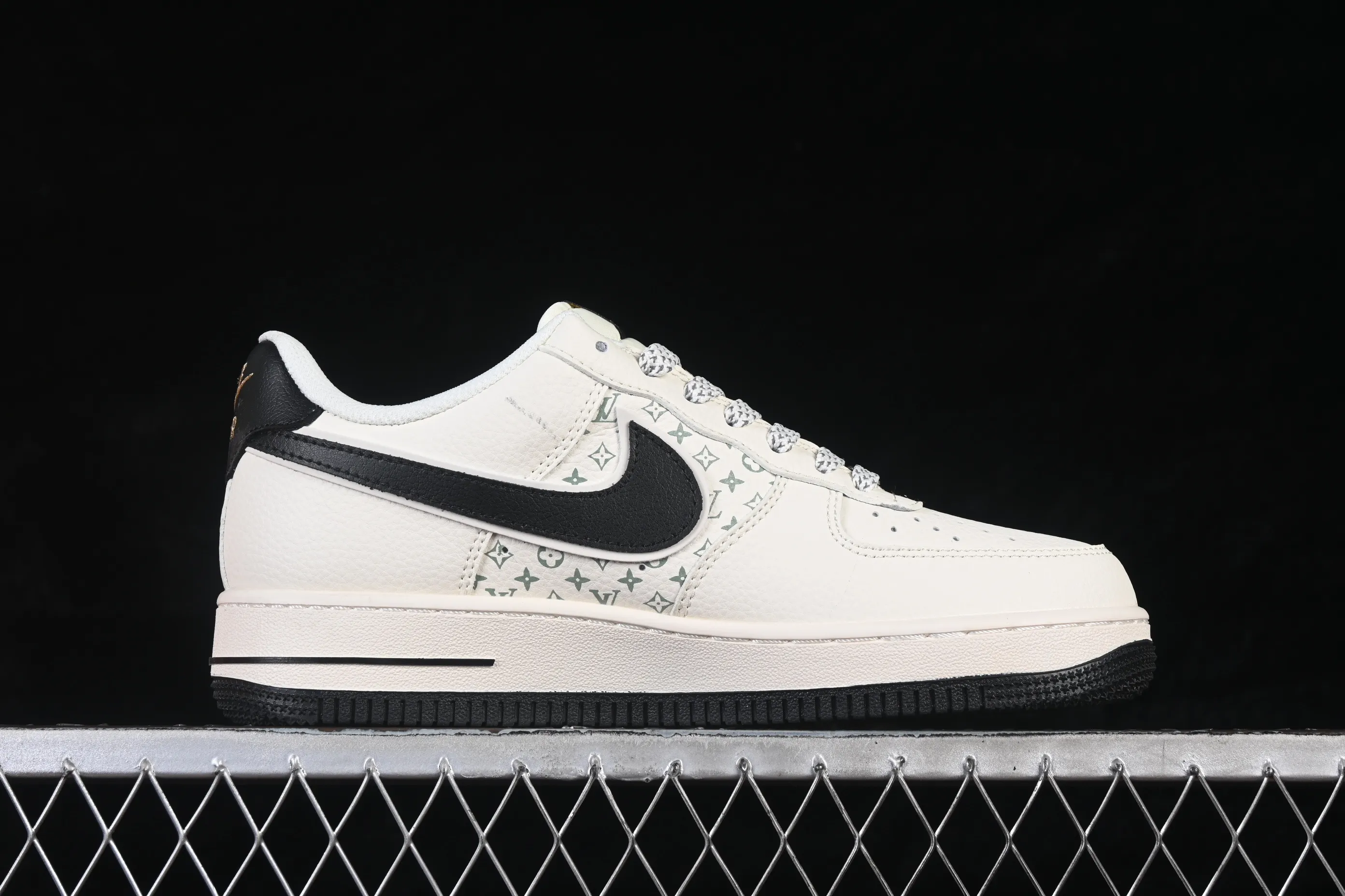 All categories Nk Air Force 1 Air Force series Nk Air Force 1 Low Air Force low-top Nike Air Force 1'07 Low LV joint black and white gold Air Force 1 low-top casual sneakers XX3168-158